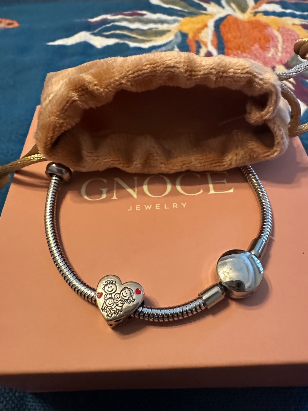 GNOCE Happy Family Charm Bracelet box and drawstring bag 7 1/2” diameter New